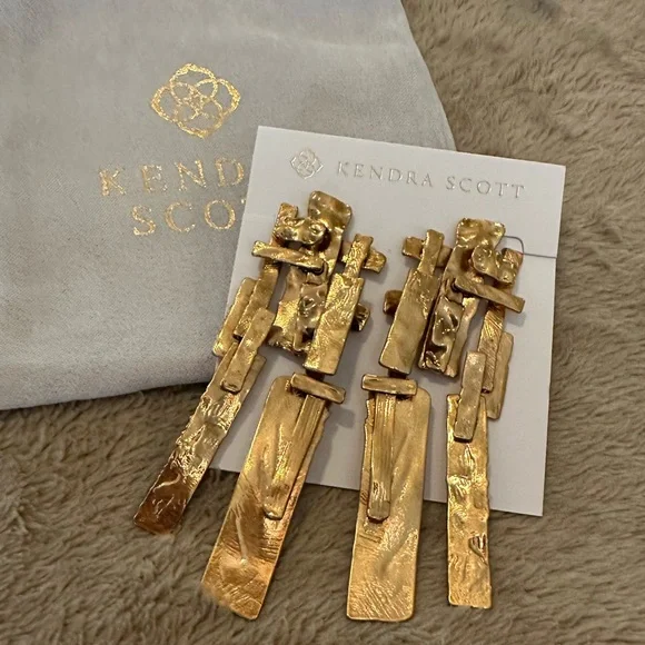 Kendra Scott “Holland” statement earrings - 💫 Vintage Gold 💫 Sold out online! - Picture 2 of 7